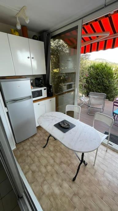 L'Escale Apartment Carqueiranne Exterior photo
